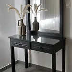 Nostalgia Apts *