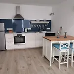 Nostalgia Apts *