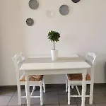 Nostalgia Apts *