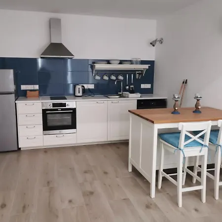 Nostalgia Apts *
